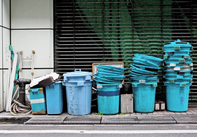 "garbage blues" © S. H., 2006. CC BY-ND 2.0.