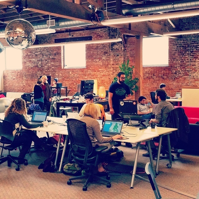 big-loft-room-great-photo-640px